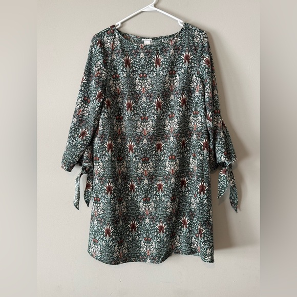 H&M Dresses & Skirts - H&M Morris & Co. Green Floral Print Dress